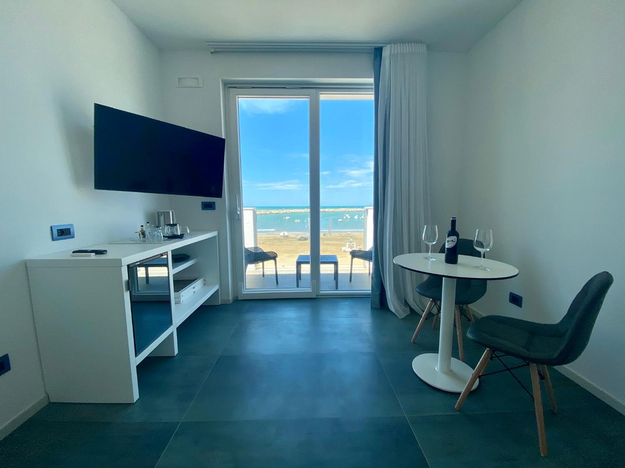 Marina Bay Beach Suites Peschici Extérieur photo