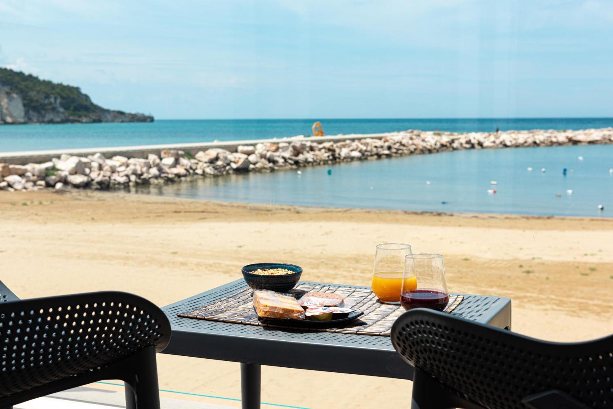 Marina Bay Beach Suites Peschici Extérieur photo